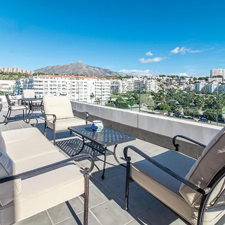 Jg36b- Luxury Penthouse With Spacious Balcony