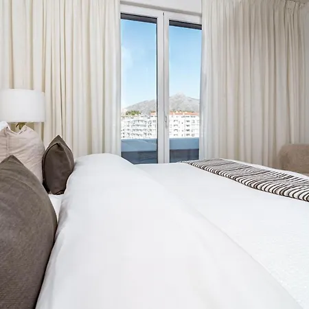 Jg3.6b- Luxury Penthouse With Spacious Balcony Apartment